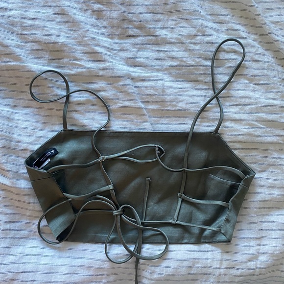 Tie back top - Picture 2 of 3